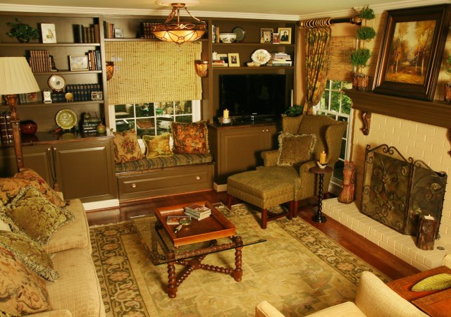 This rich library with a mountain-house theme, drew its color scheme from the homeowner's area rug.