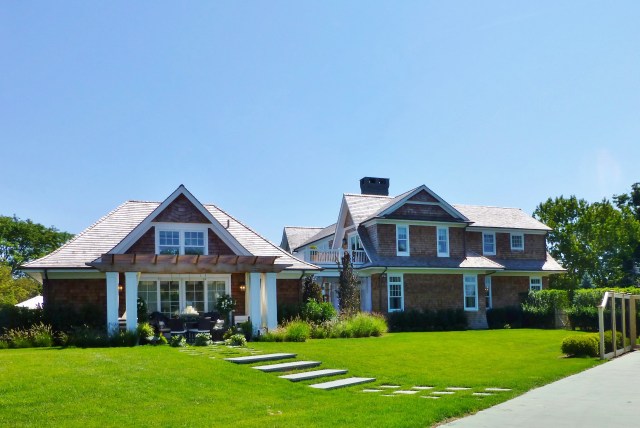 Our main reason for visiting the Hamptons was a tour of the fabulous Hampton Designer Showhouse.  This is a side view of the main house (at the right) and the pool house (to the left).  Parking was on the tennis court and we walked around the front to enter the main house.